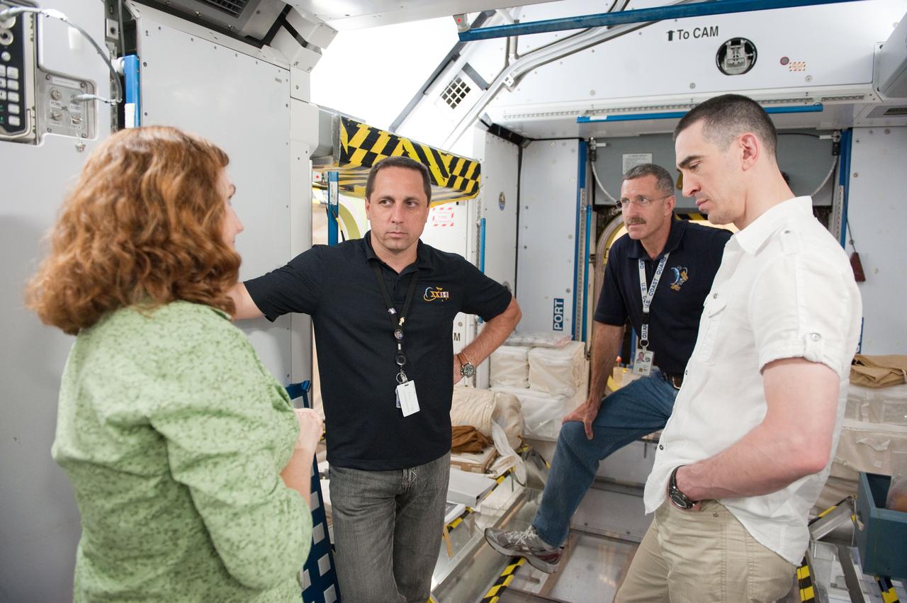 Expedition 29/30 ISS Habitability Equipment and Procedures training in ISS mockups.  Photo Date: May 17, 2011.  Location: Bldg. 9NW - ISS Mockups.  Photographer: Robert Markowitz.