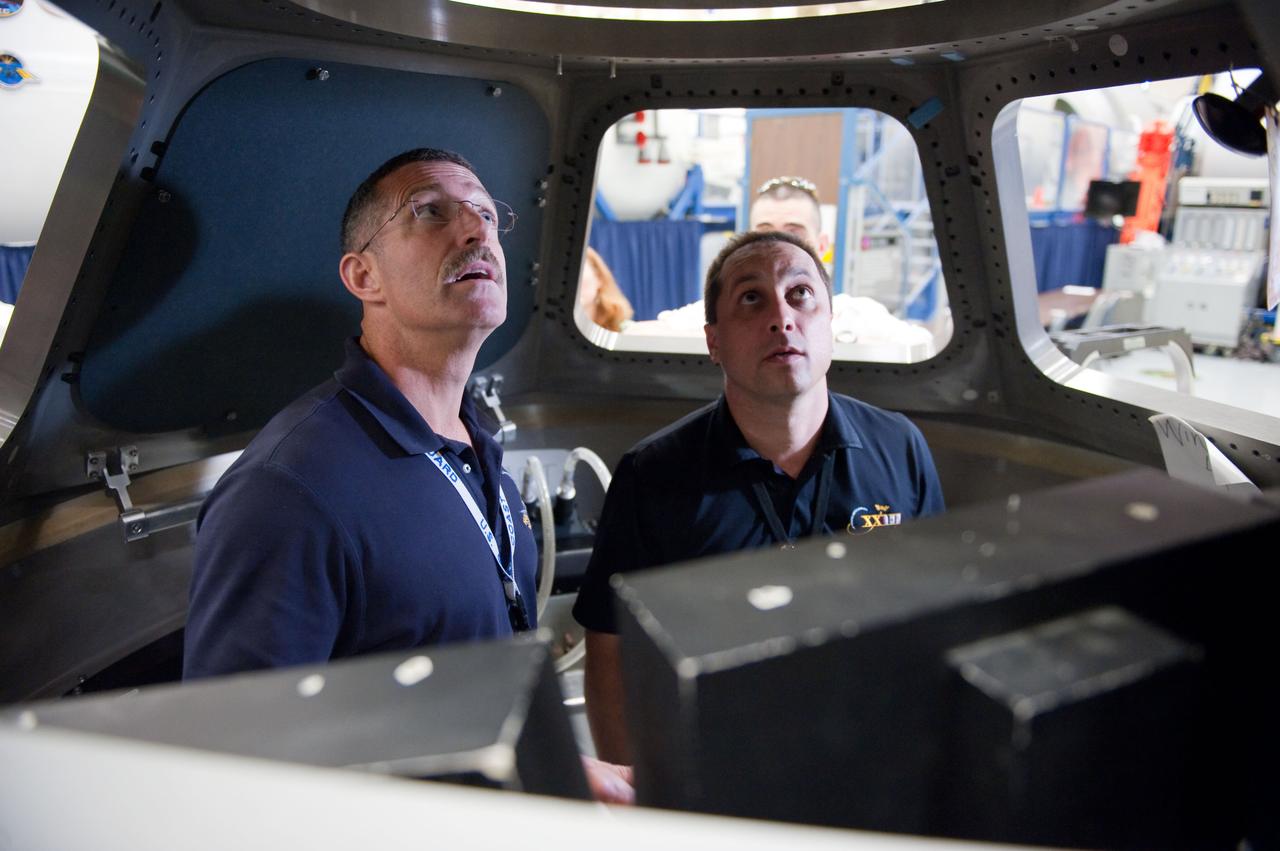 Expedition 29/30 ISS Habitability Equipment and Procedures training in ISS mockups.  Photo Date: May 17, 2011.  Location: Bldg. 9NW - ISS Mockups.  Photographer: Robert Markowitz.