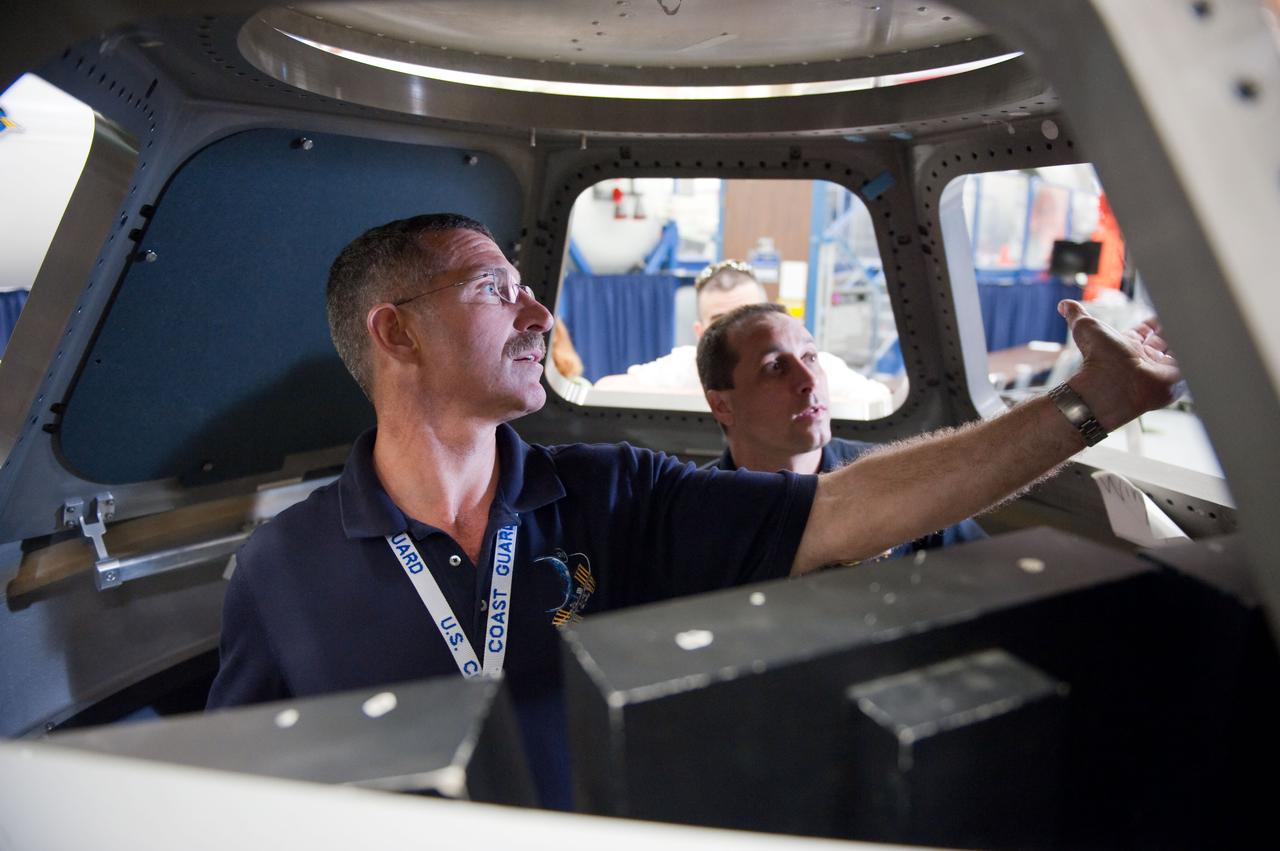 Expedition 29/30 ISS Habitability Equipment and Procedures training in ISS mockups.  Photo Date: May 17, 2011.  Location: Bldg. 9NW - ISS Mockups.  Photographer: Robert Markowitz.