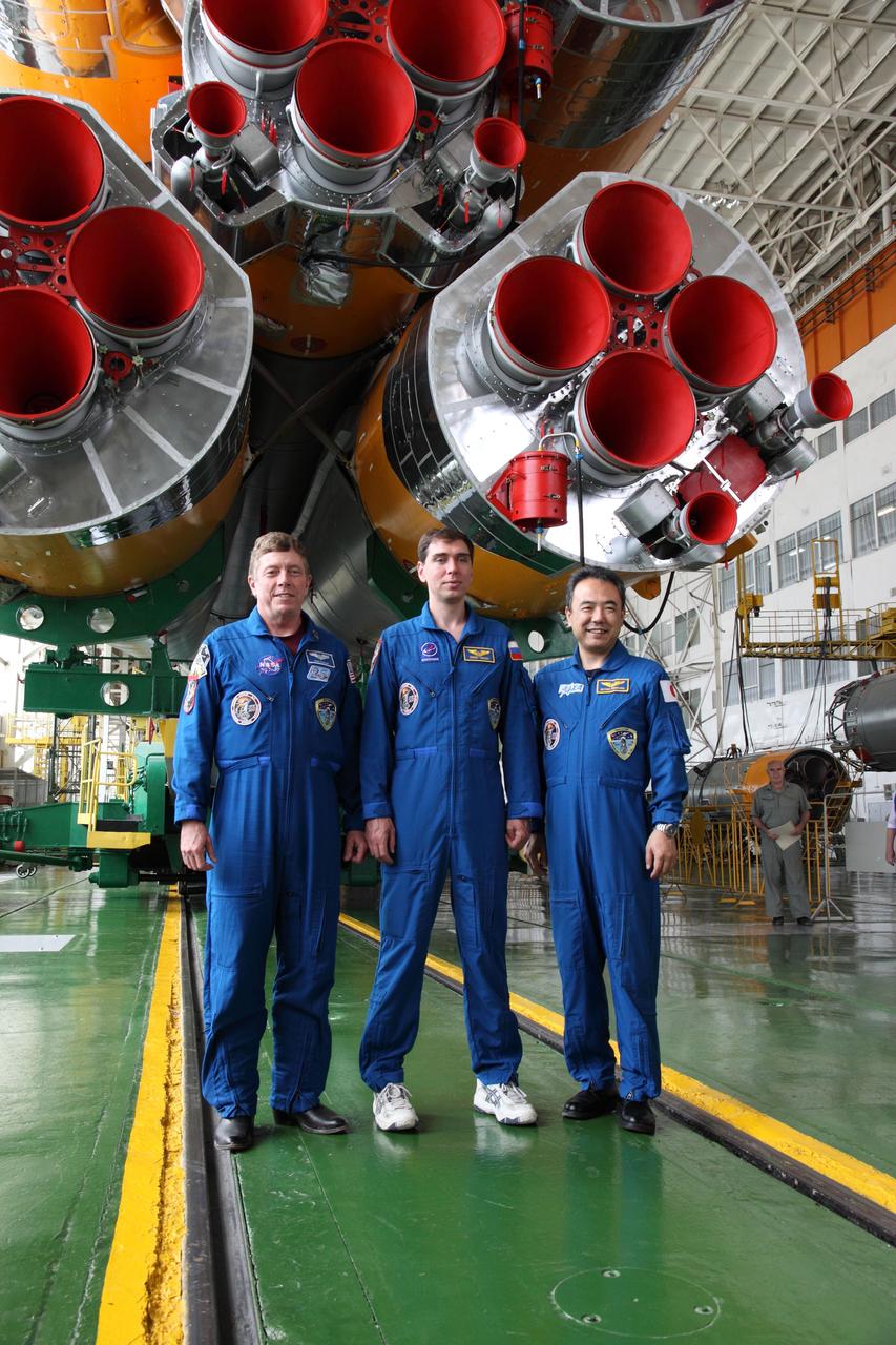 Soyuz TMA-02 final inspection by the crew, crew visits to Building 112 and museum  NASA/Victor Zelentsov 