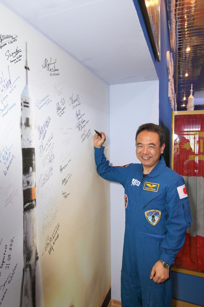 Soyuz TMA-02 final inspection by the crew, crew visits to Building 112 and museum  NASA/Victor Zelentsov 