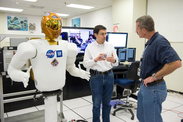 NASA image: Expedition 29/30 crew training with astronaut Dan Burbank