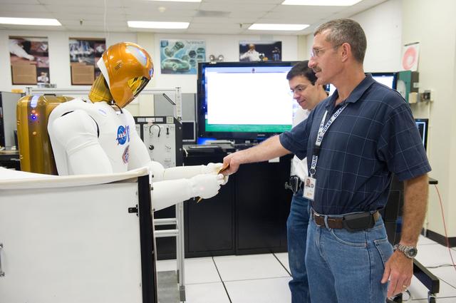 NASA image: Expedition 29/30 crew training with astronaut Dan Burbank