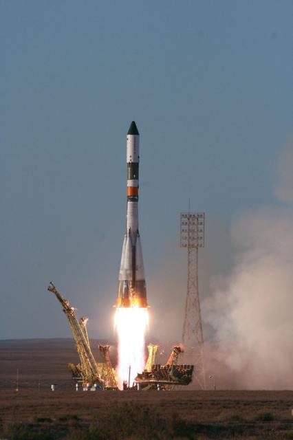 Progress M-11M (43P) launch occurred on time at GMT 172/14:38:15.013.  Ascent was nominal.  Photo credit: NASA