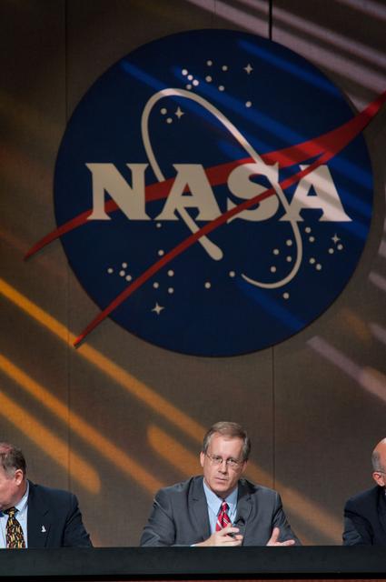 NASA image: STS-135 Press Briefings