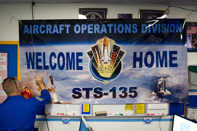 NASA image: STS_135_Return