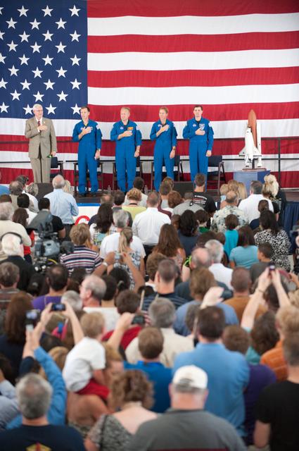 NASA image: STS-135 Crew Return