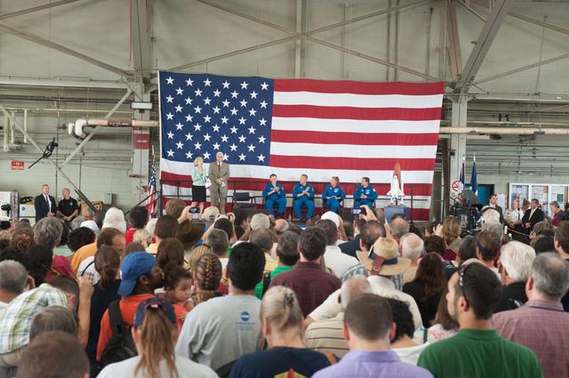 NASA image: STS-135 Crew Return