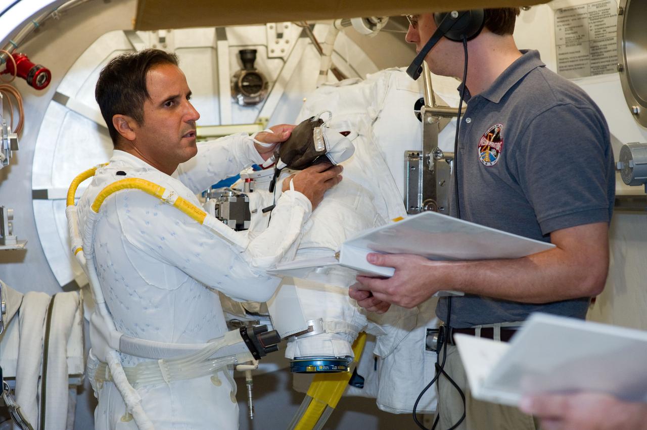 Expedition 31 crew member Joe Acaba during SSATA Crew Training in the SSATA Chamber.  Photo Date: October 19, 2011.  Location: Building 7 - SSATA Chamber.  Photographer: Robert Markowitz