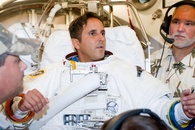 NASA image:  SSATA Crew Training in the SSATA Chamber