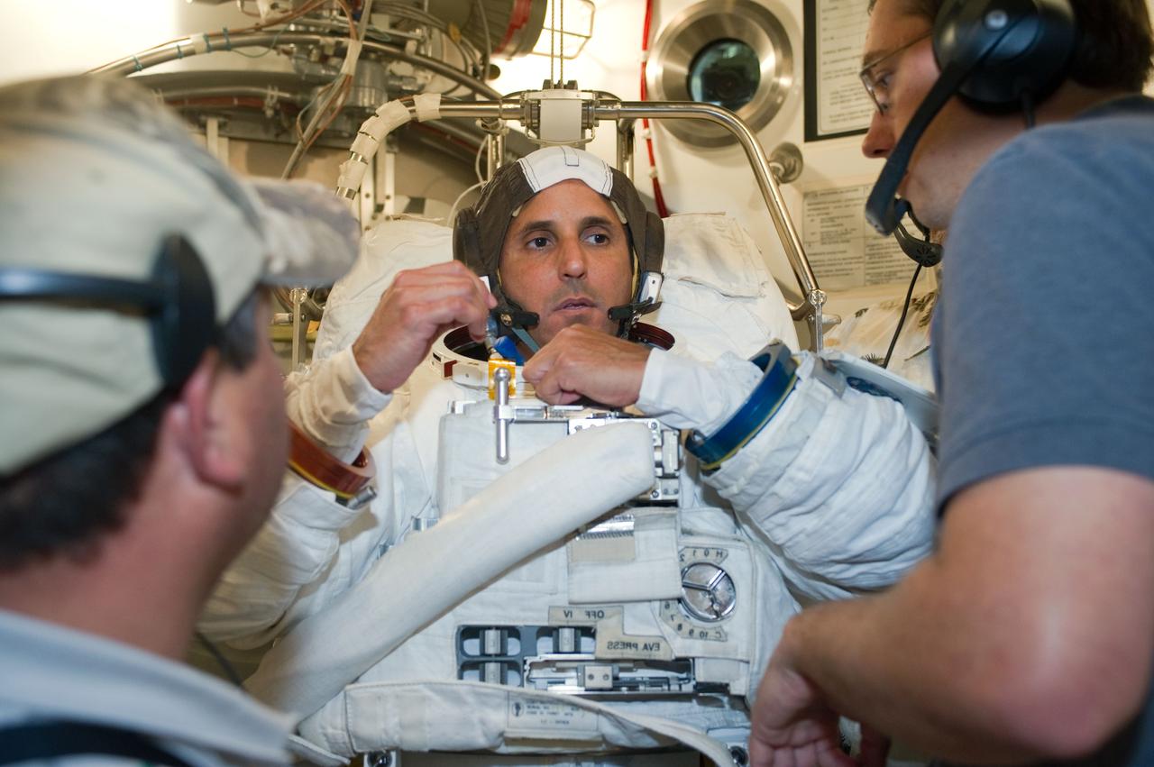 Expedition 31 crew member Joe Acaba during SSATA Crew Training in the SSATA Chamber.  Photo Date: October 19, 2011.  Location: Building 7 - SSATA Chamber.  Photographer: Robert Markowitz
