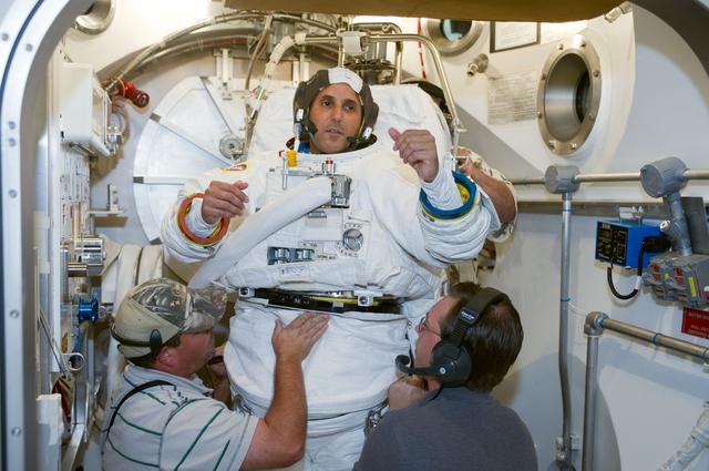 NASA image:  SSATA Crew Training in the SSATA Chamber