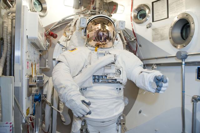 NASA image:  SSATA Crew Training in the SSATA Chamber