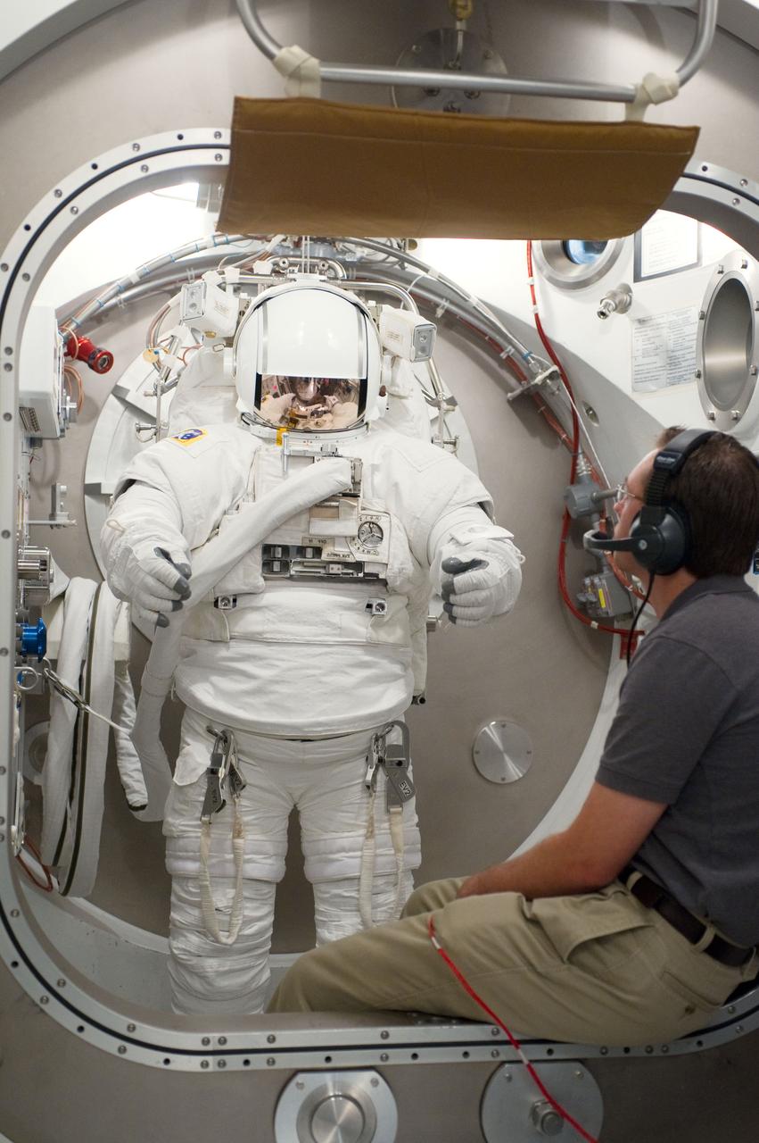 Expedition 31 crew member Joe Acaba during SSATA Crew Training in the SSATA Chamber.  Photo Date: October 19, 2011.  Location: Building 7 - SSATA Chamber.  Photographer: Robert Markowitz