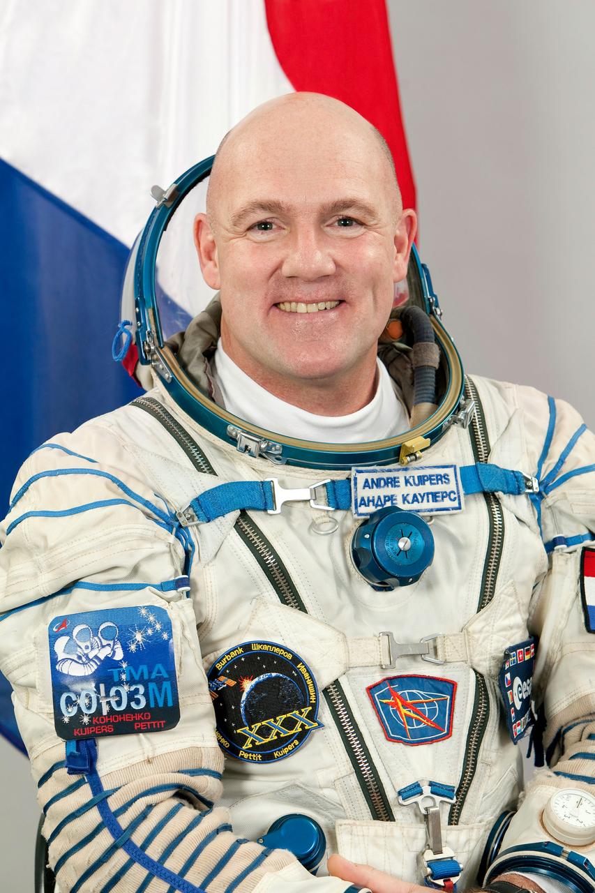 JSC2011-E-215058 (15 Aug. 2011) --- European Space Agency astronaut Andre Kuipers, Expedition 30/31 flight engineer, attired in a Russian Sokol launch and entry suit, takes a break from training in Star City, Russia to pose for a portrait. Photo credit: Gagarin Cosmonaut Training Center