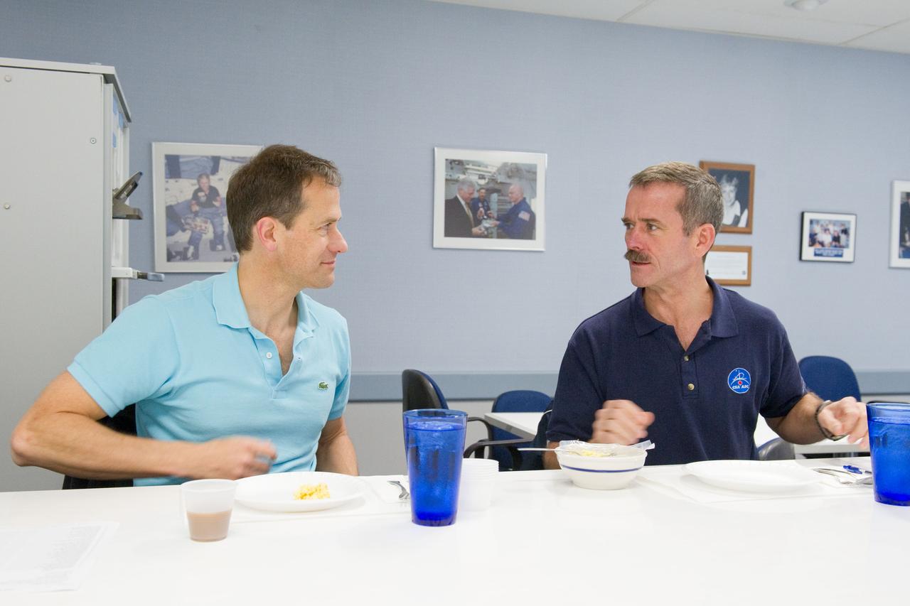 Date: 12-05-11 Location: Bldg 17, Food Lab Subject: Expedition 34 Soyuz crew Tom Marshburn and Chris Hadfield during their food tasting Photographer: James Blair