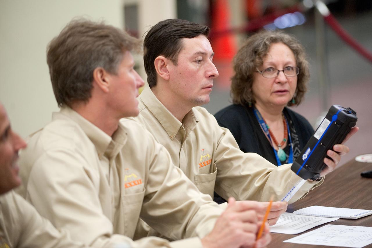 PHOTO DATE: 17 JANUARY 2012 LOCATION: Bldg. 9NW - ISS Mockups SUBJECT: Expedition 31/32/33 Emergency Scenarios training. PHOTOGRAPHER: Bill Stafford