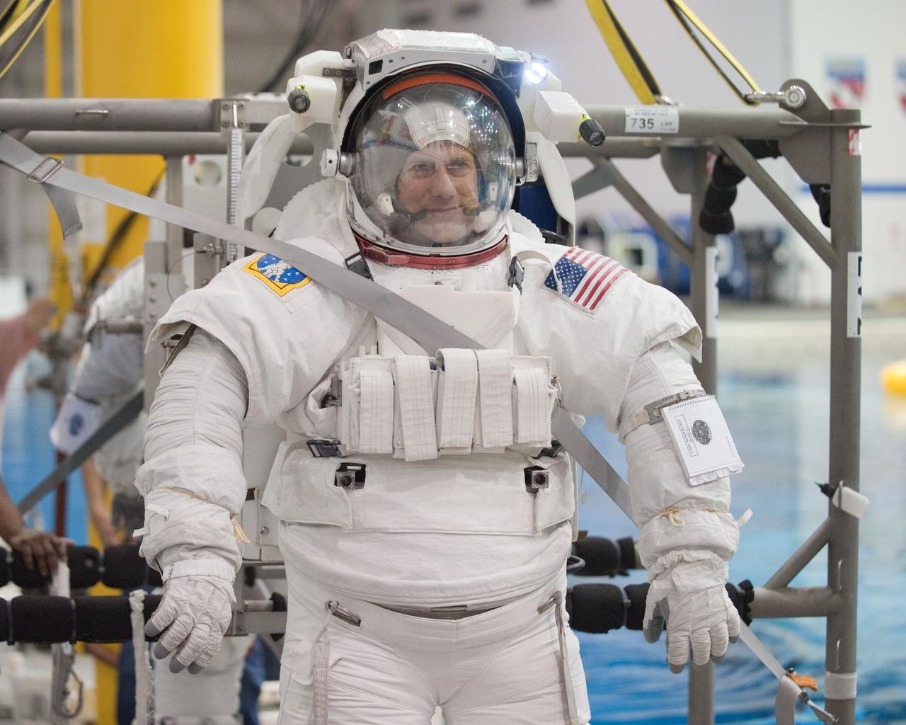 Date: 03-14-12 Location: NBL Subject: Expedition 35 (Soyuz 33S) crew members Tom Marshburn and Chris Hadfield during EVA training at the NBL. Photographer: James Blair