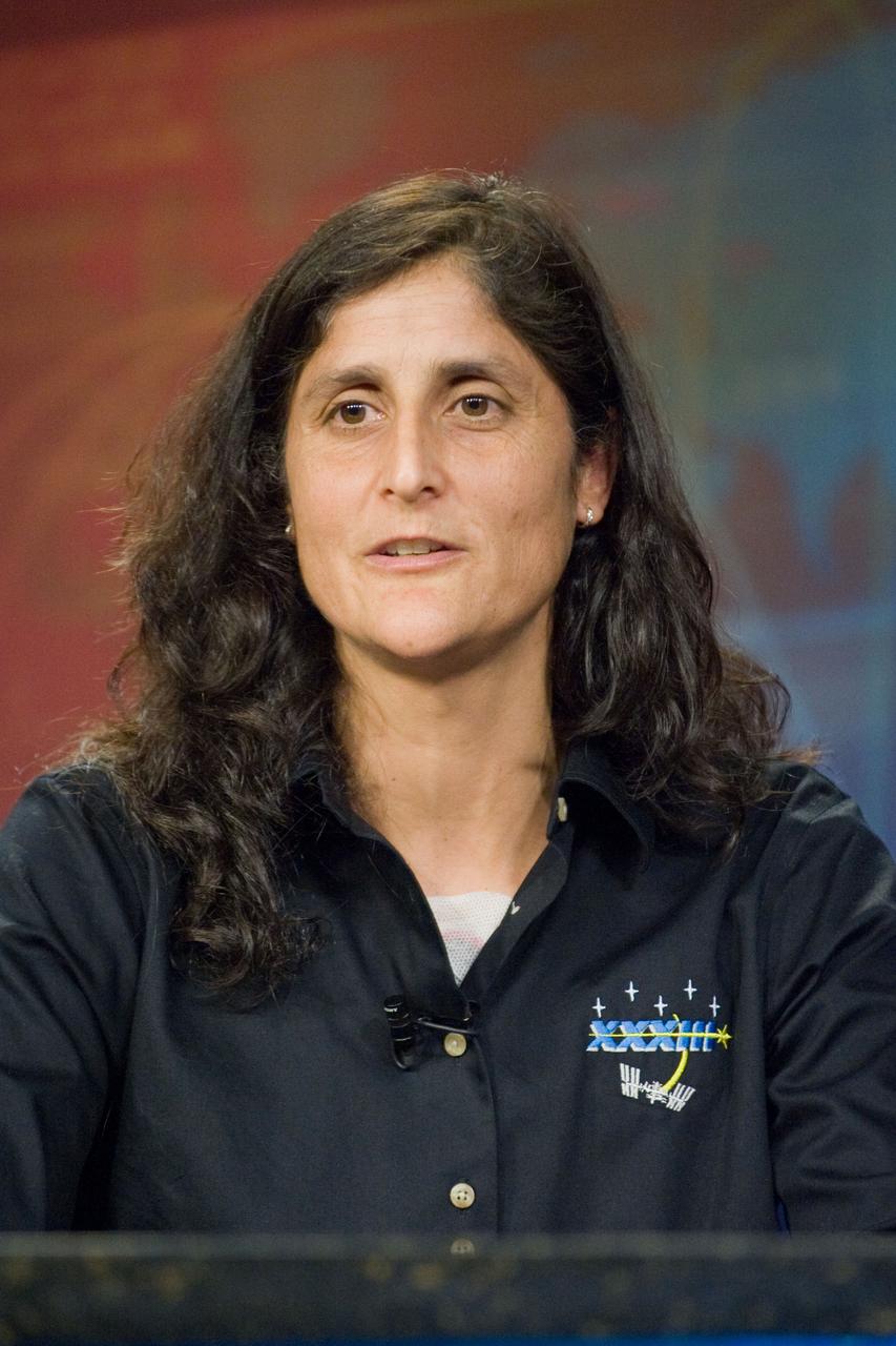 Date: 03-20-12 Location: Bldg 2, Briefing Room Subject: Expedition 32/33 Crew News Conference. Photograher: James Blair