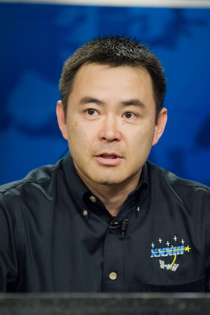 Date: 03-20-12 Location: Bldg 2, Briefing Room Subject: Expedition 32/33 Crew News Conference. Photograher: James Blair