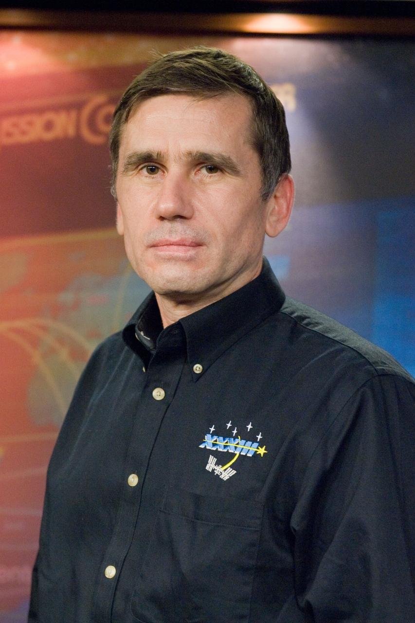 Date: 03-20-12 Location: Bldg 2, Briefing Room Subject: Expedition 32/33 Crew News Conference. Photograher: James Blair