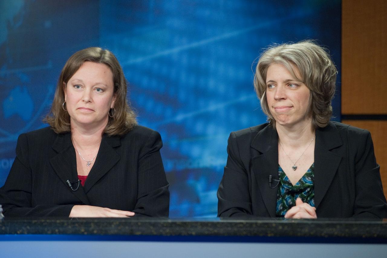 Date: 03-20-12 Location: Bldg 2, Briefing Room Subject:  International Space Station Program and Science Overview Briefing with Michael Suffredini, ISS Program Manager, Dina Contella, Expedition 32 lead flight director, and Tara Ruttley, Associate ISS Program Scientist. Photographer: James Blair