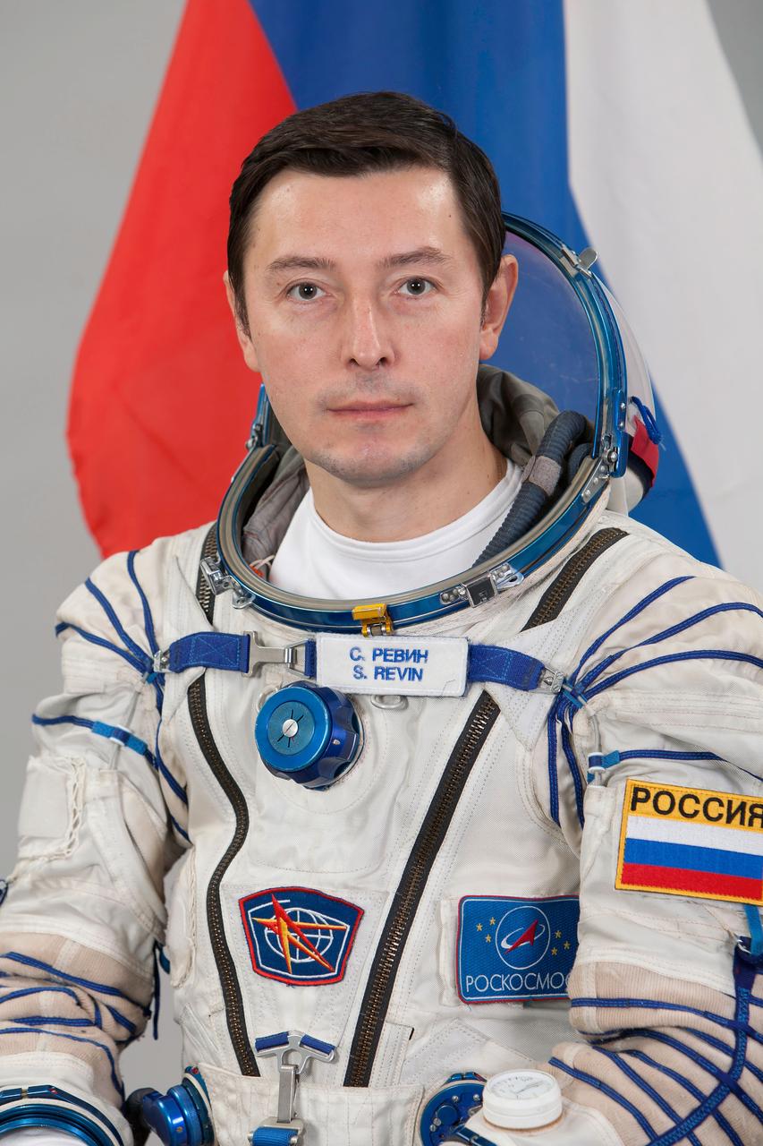 JSC2012-E-042062 (23 Aug. 2011) --- Russian cosmonaut Sergei Revin, Expedition 31/32 flight engineer, attired in a Russian Sokol launch and entry suit, takes a break from training in Star City, Russia to pose for a portrait. Photo credit: Gagarin Cosmonaut Training Center