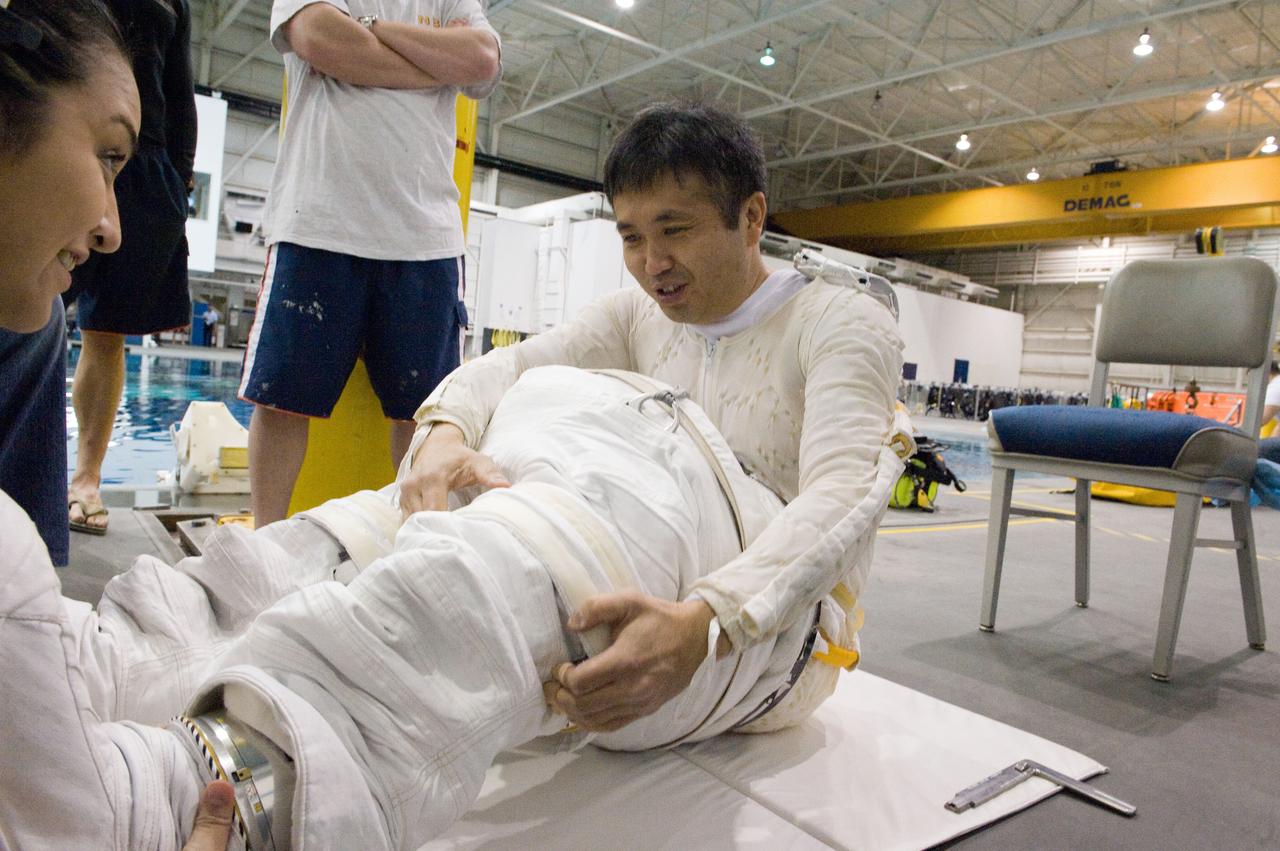 PHOTO DATE:  03/22/12 LOCATION:   JSC NBL SUBJECT: Koichi Wakata during EVA Training at the NBL PHOTOGRAPHER:Geeseman