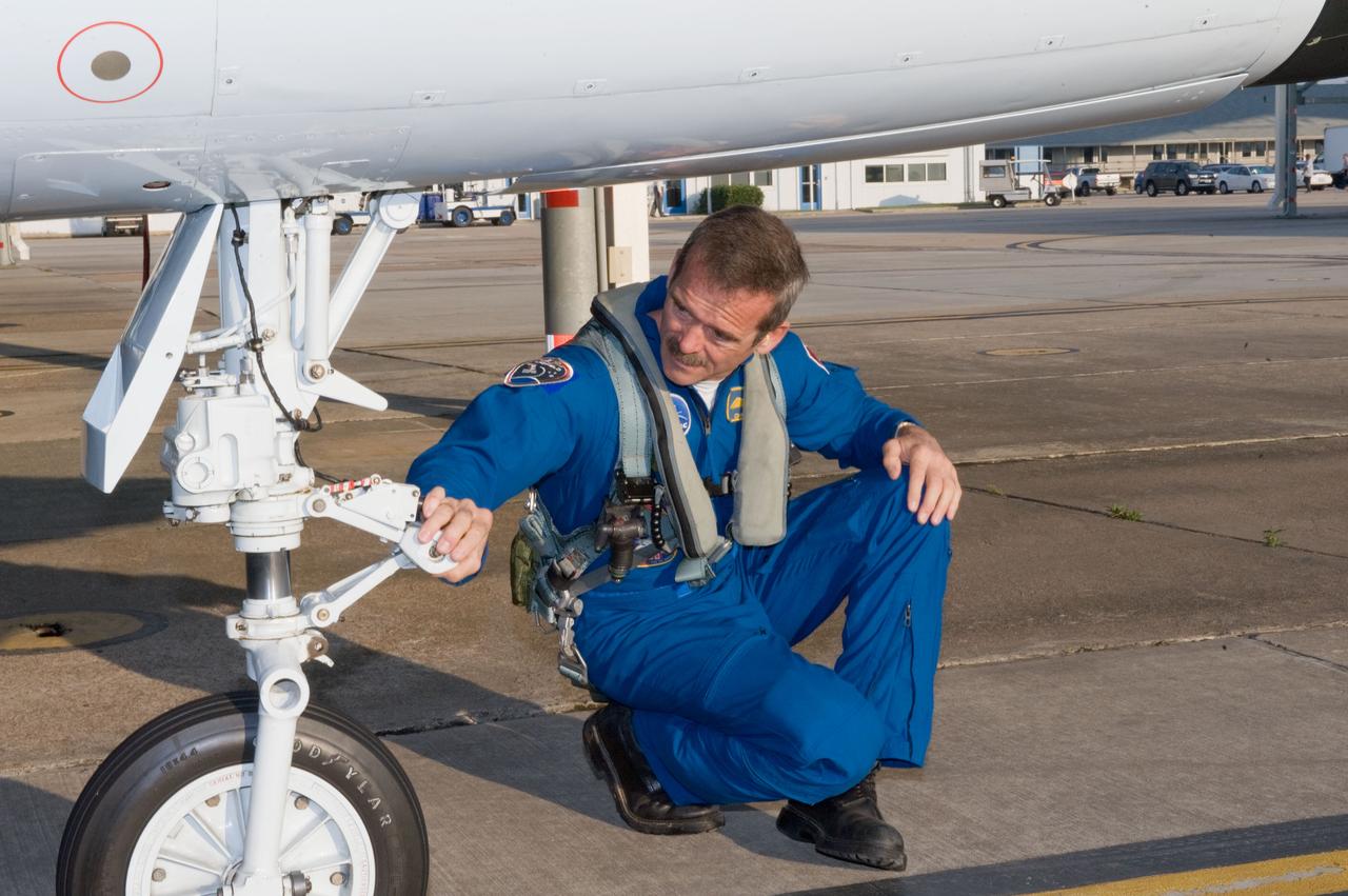 Expedition 35 (Soyuz 33S) crew member Chris Hadfield preparing for a T-38 flight.  Photo Date: May 14, 2012.  Location: Ellington Field - Hangar 276 - Tarmac.  Photographer: Robert Markowitz