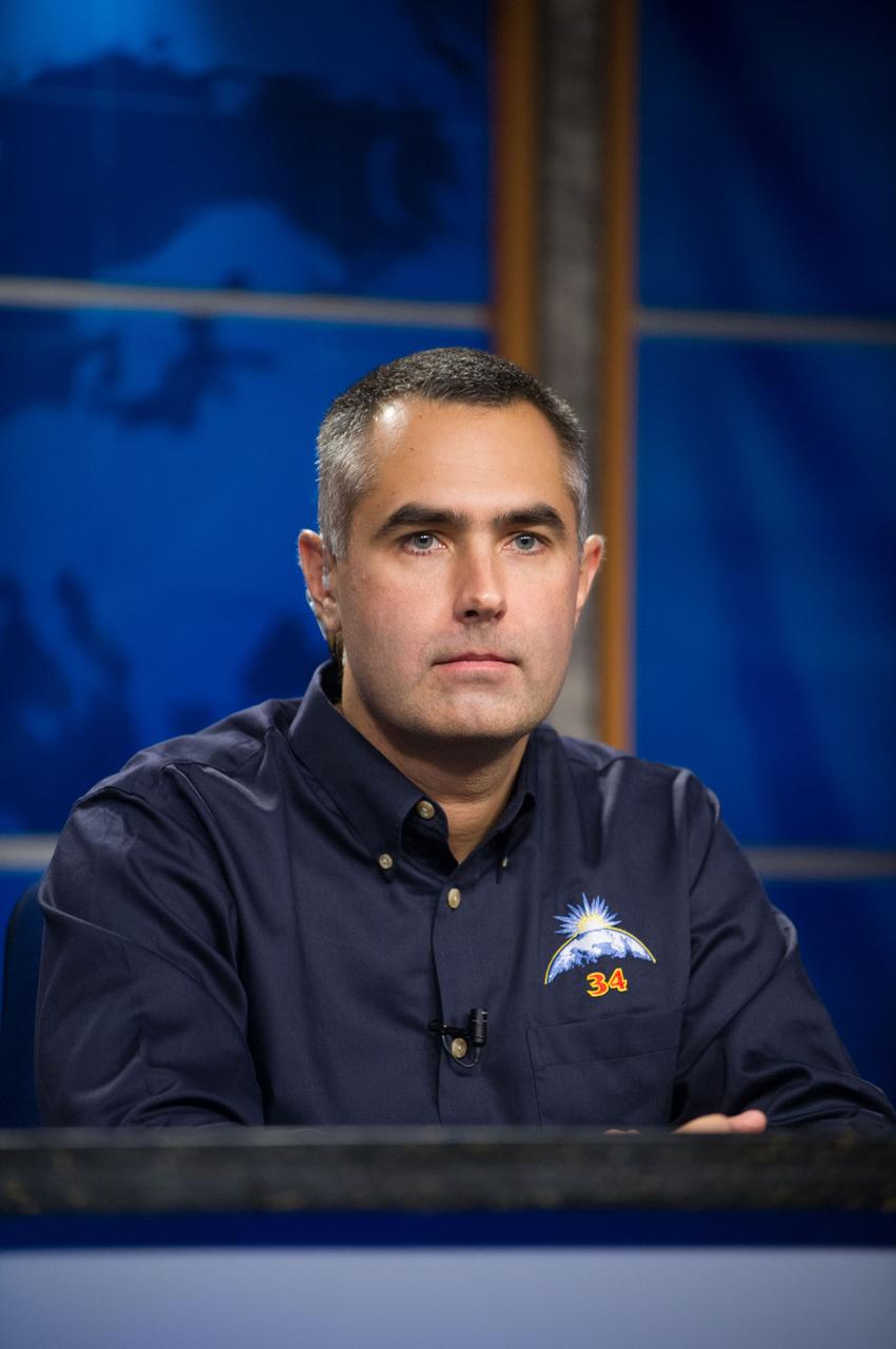 Date: 07-26-12 Location: Bldg 2, Press Conf. Room Subject: Expedition 34 press conference with crew members Novitskiy, Tarelkin and Kevin Ford Photographer: James Blair