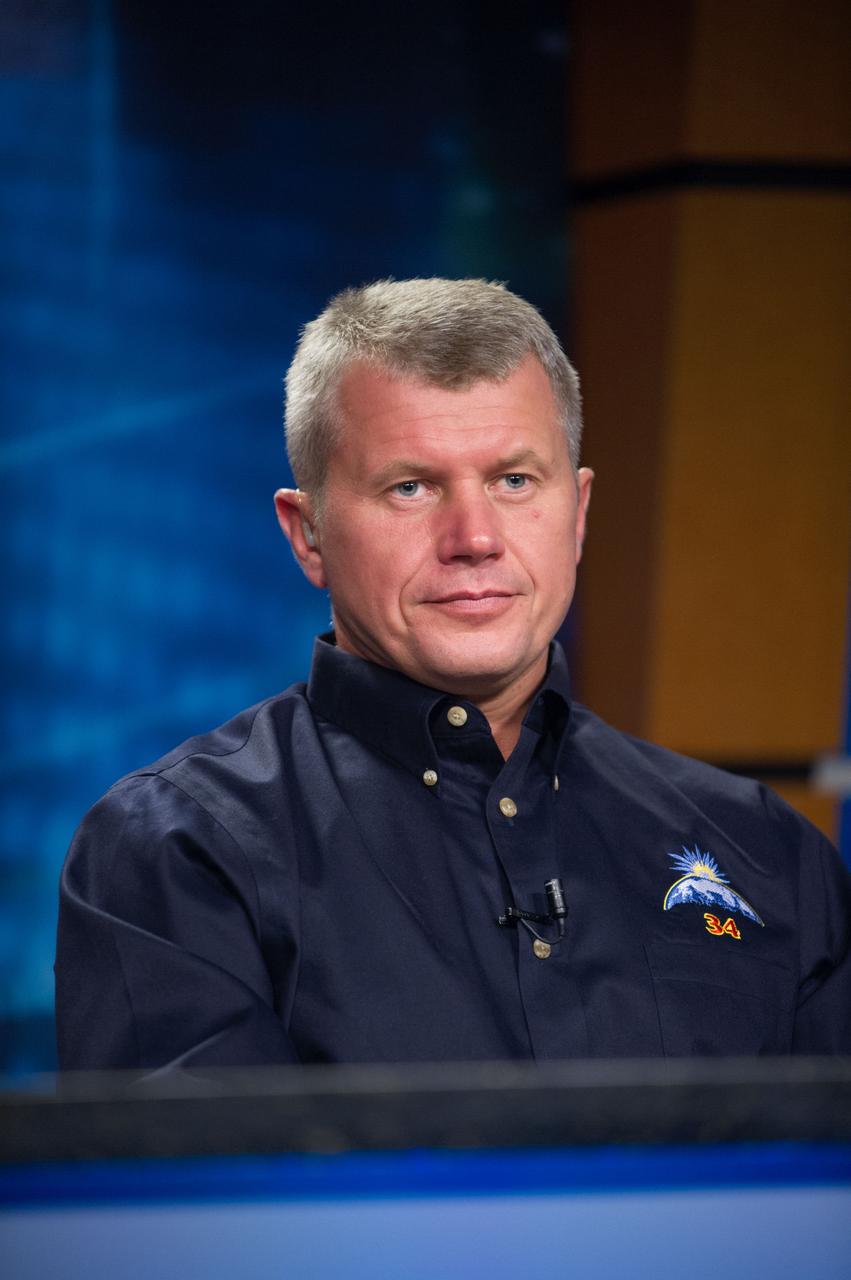 Date: 07-26-12 Location: Bldg 2, Press Conf. Room Subject: Expedition 34 press conference with crew members Novitskiy, Tarelkin and Kevin Ford Photographer: James Blair