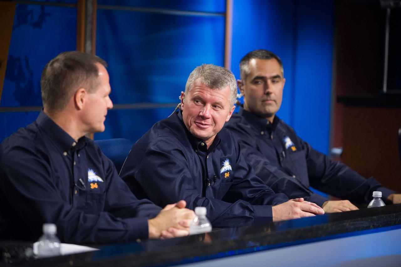 Date: 07-26-12 Location: Bldg 2, Press Conf. Room Subject: Expedition 34 press conference with crew members Novitskiy, Tarelkin and Kevin Ford Photographer: James Blair