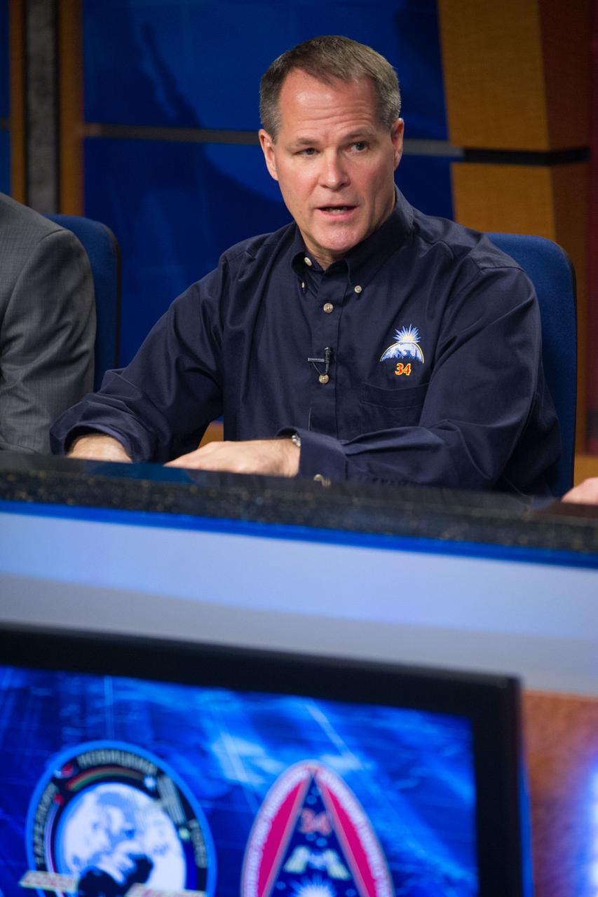 Date: 07-26-12 Location: Bldg 2, Press Conf. Room Subject: Expedition 34 press conference with crew members Novitskiy, Tarelkin and Kevin Ford Photographer: James Blair