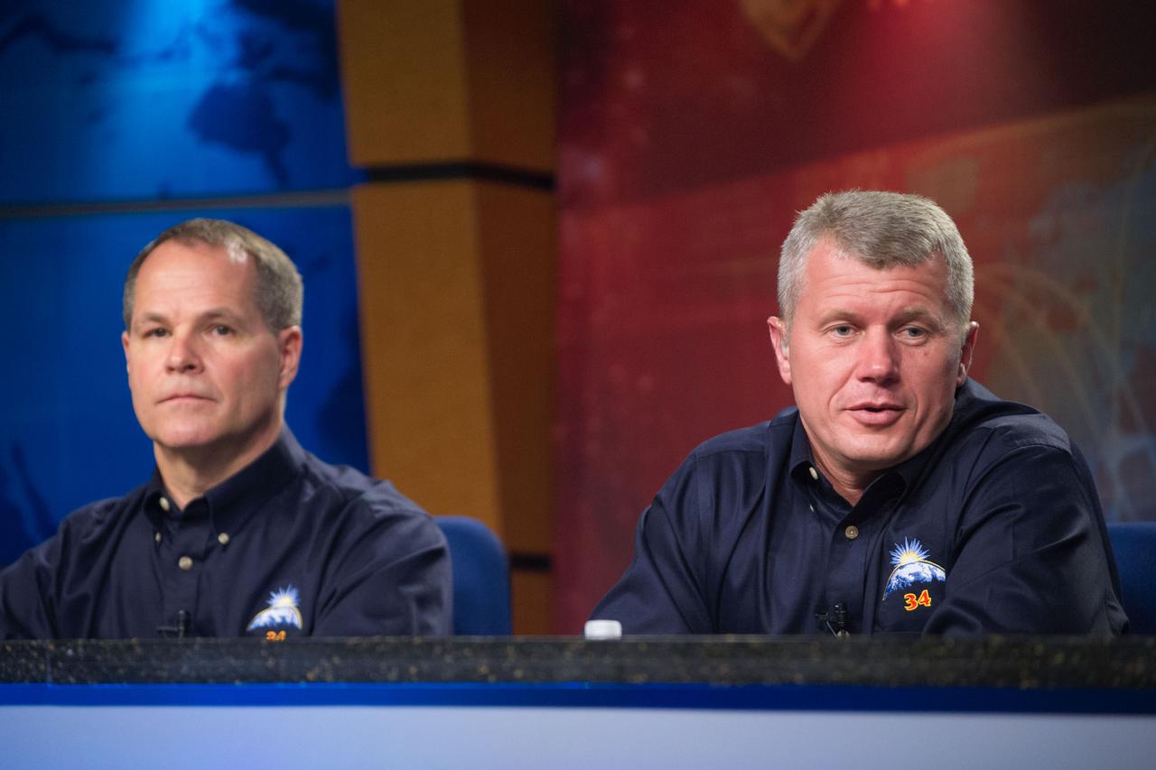 Date: 07-26-12 Location: Bldg 2, Press Conf. Room Subject: Expedition 34 press conference with crew members Novitskiy, Tarelkin and Kevin Ford Photographer: James Blair