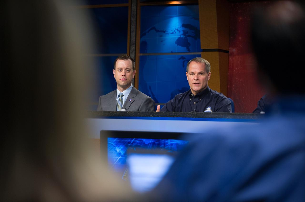 Date: 07-26-12 Location: Bldg 2, Press Conf. Room Subject: Expedition 34 press conference with crew members Novitskiy, Tarelkin and Kevin Ford Photographer: James Blair
