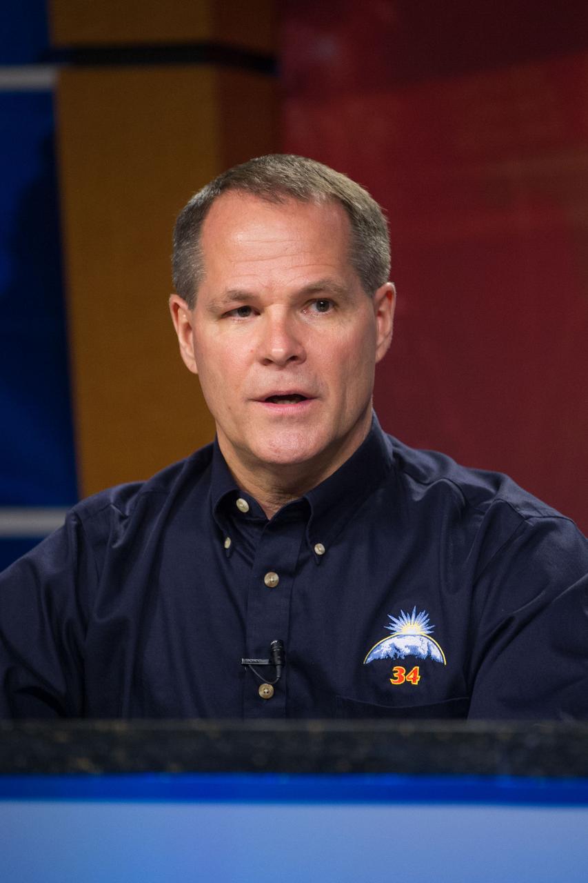 Date: 07-26-12 Location: Bldg 2, Press Conf. Room Subject: Expedition 34 press conference with crew members Novitskiy, Tarelkin and Kevin Ford Photographer: James Blair