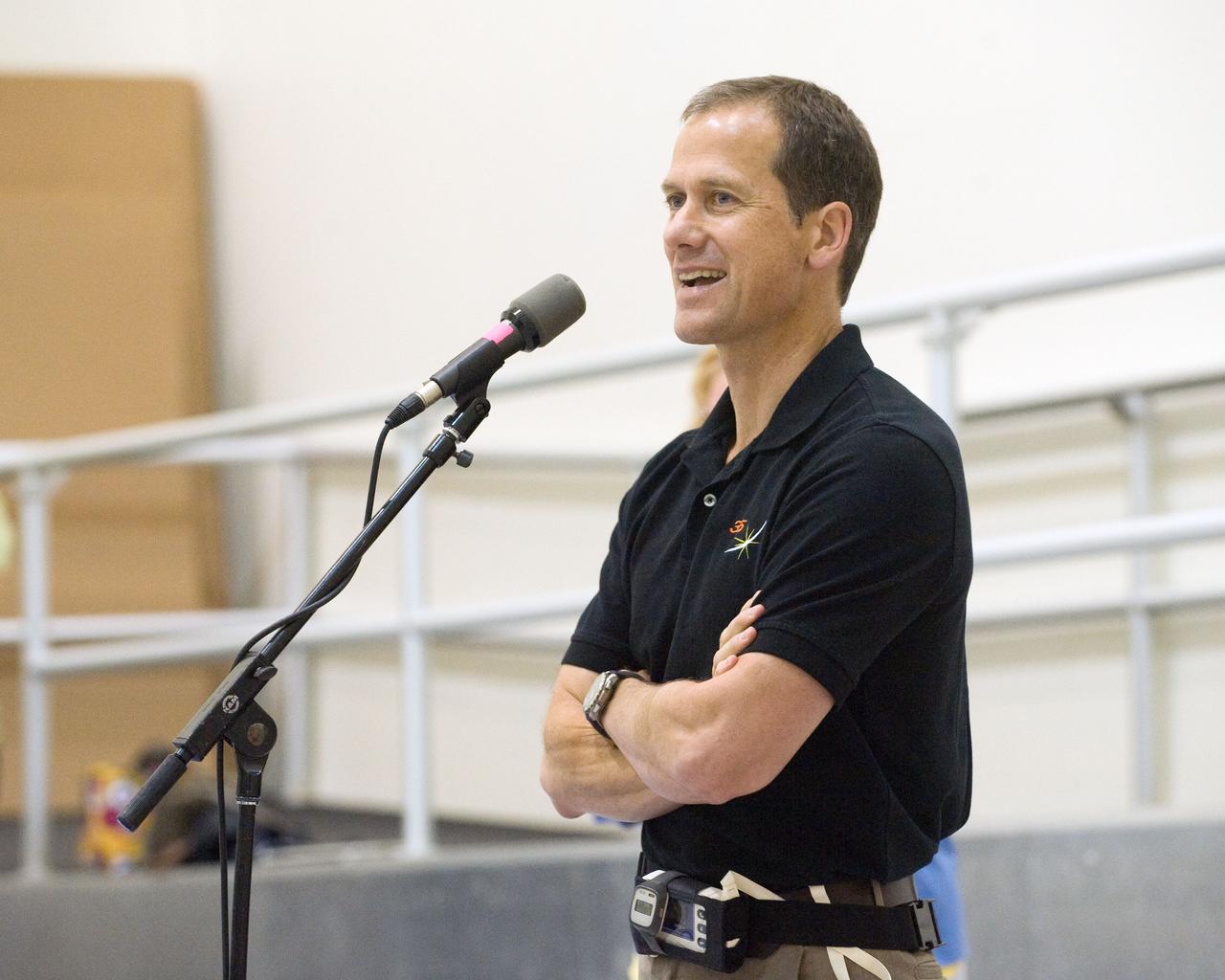 PHOTO DATE: 09-12-12 LOCATION: Bldg. 5 - SSTF High Bay SUBJECT: Expedition 34/35 (Soyuz 33) crew during the SSTF Cake Ceremony PHOTOGRAPHER: BILL STAFFORD