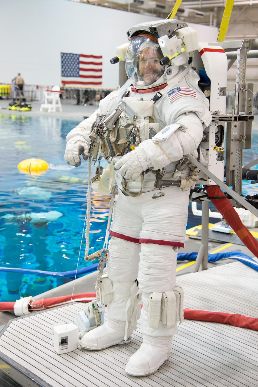 Date: 11-07-12 Location: NBL - Pool Topside Subject: Expedition 40 crew members (Soyuz 39) Reid Wiseman and ESA astronaut Alexander Gerst during INC-40 ISS EVA ORU PRF 41027. Photographer: James Blair