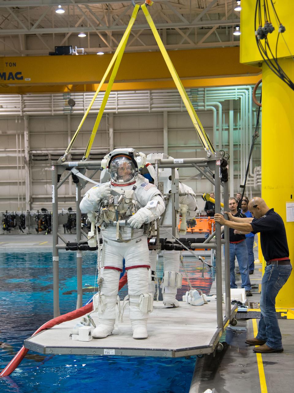 Date: 11-07-12 Location: NBL - Pool Topside Subject: Expedition 40 crew members (Soyuz 39) Reid Wiseman and ESA astronaut Alexander Gerst during INC-40 ISS EVA ORU PRF 41027. Photographer: James Blair