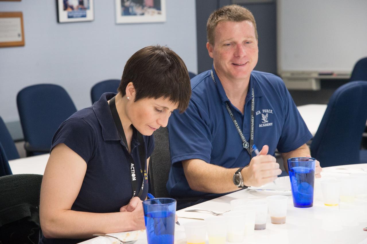 PHOTO DATE: 11-08-12 LOCATION: Bldg. 17, Rm 1070 - Food Lab SUBJECT: Expedition 41/42 crew members Barry Wilmore, Terry Virts and Italian ESA astronaut Samantha Cristoforetti during their food tasting in Bldg. 17. PHOTOGRAPHER: BILL STAFFORD