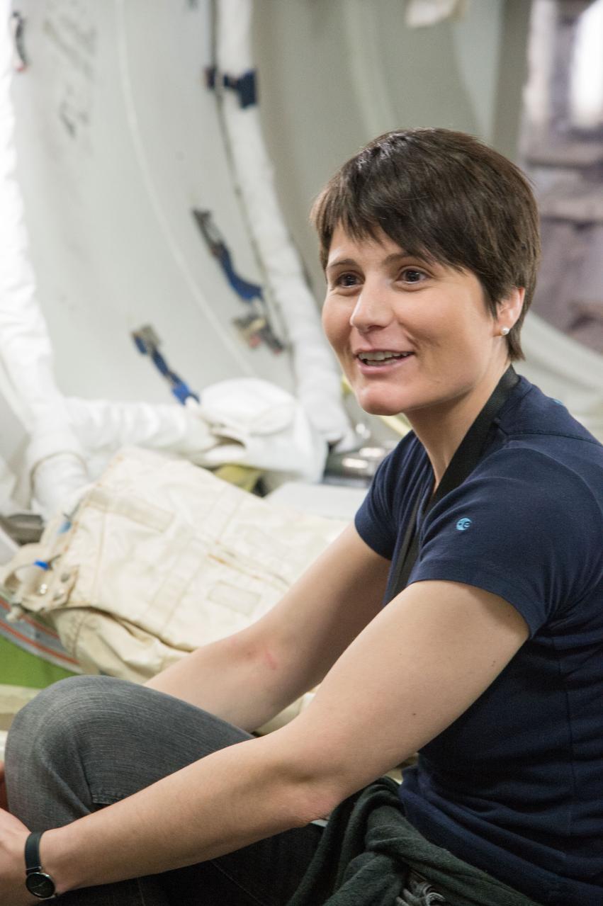 PHOTO DATE:   11-16-12 LOCATION:  Bldg. 9NW - ISS Mockups  SUBJECT: Expedition 41/42 crew members Barry Wilmore, Terry Virts and Italian ESA astronaut Samantha Cristoforetti during ISS Joint AL Hardware training in the ISS mockups. PHOTOGRAPHER: BILL STAFFORD
