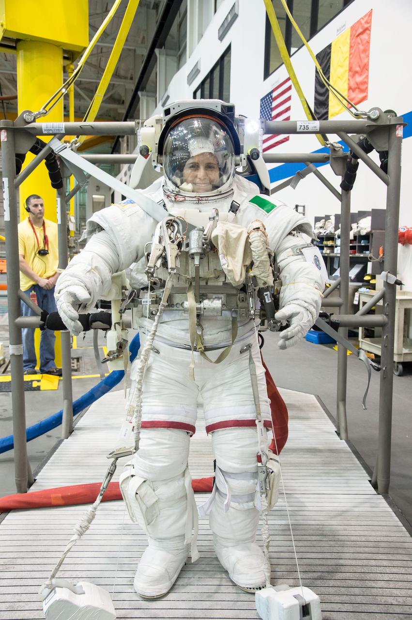 PHOTO DATE:  11-21-12 LOCATION: NBL - Pool Topside   SUBJECT: Expedition 42/43 crew member and Italian ESA astronaut Samantha Cristoforetti with NASA astronaut Terry Virts during INC-42/CB EVA SKILLS 21027. PHOTOGRAPHER: BILL STAFFORD