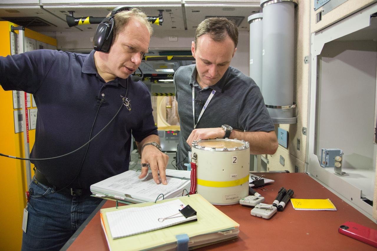 DATE: 1-24-13 LOCATION: Bldg. 9NW - ISS Mockups  SUBJECT: Expedition 38 crew members, Kotov, Ryazansky and Mike Hopkins during Emergency Scenarios Training in the ISS mockups.  PHOTOGRAPHER: Lauren Harnett