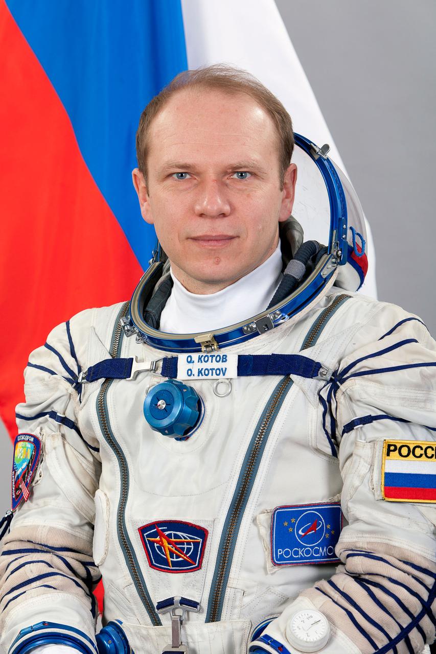 JSC2013-E-013368 (February 2013) --- Portrait of Expedition 35 backup Soyuz Commander Oleg Kotov of Roscosmos, attired in his Russian Sokol launch and entry suit. Photo credit: Gagarin Cosmonaut Training Center