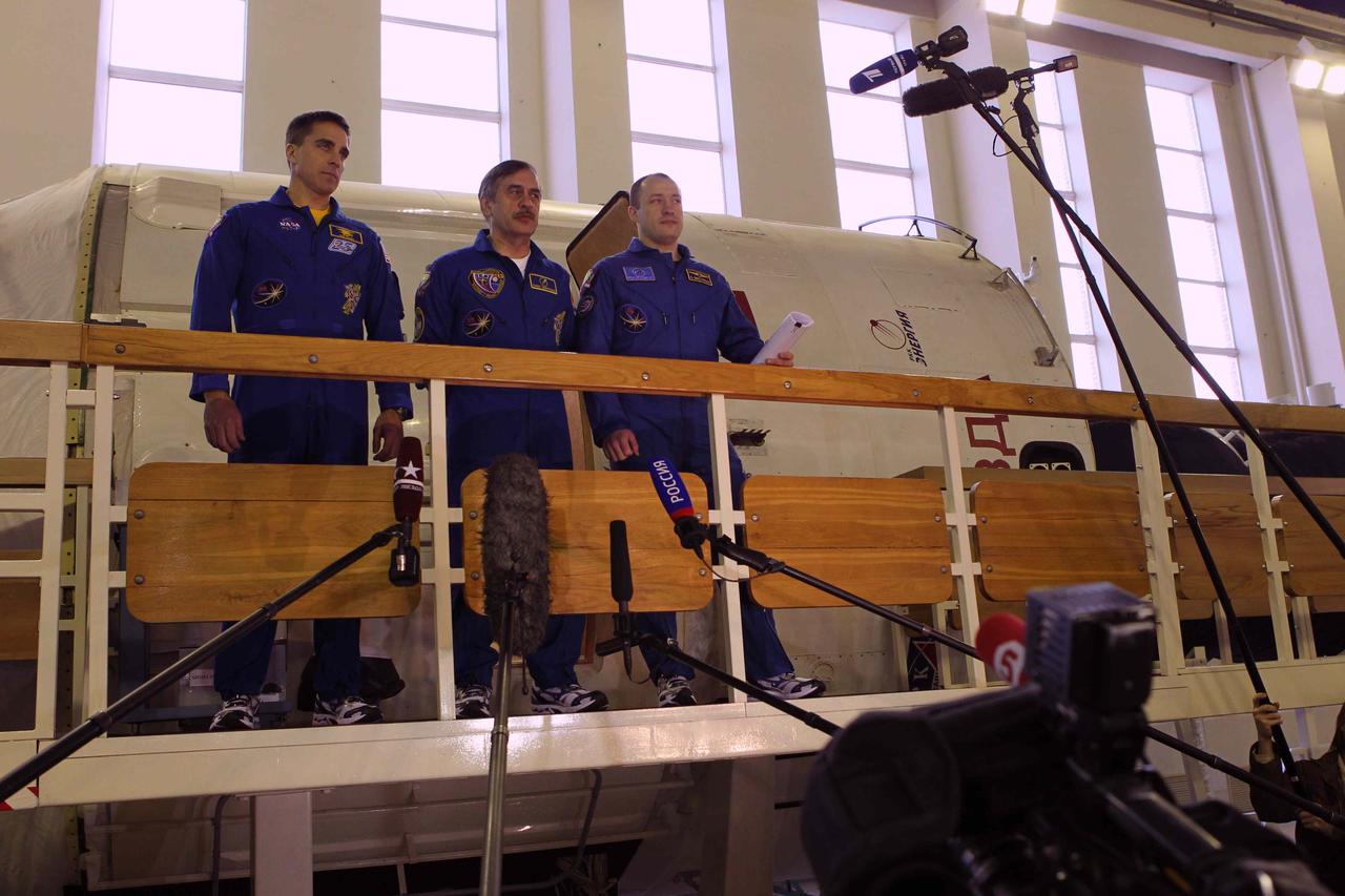 At the Gagarin Cosmonaut Training Center in Star City, Russia, Expedition 35-36 prime crewmembers Chris Cassidy of NASA (left), Soyuz Commander Pavel Vinogradov (center) and Alexander Misurkin (right) answer questions from the news media March 4 before the start of qualification simulations in Soyuz and Russian segment trainers. The three crewmembers are preparing for their launch March 29 (Kazakh time) to the International Space Station in their Soyuz TMA-08M spacecraft from the Baikonur Cosmodrome in Kazakhstan. NASA / Stephanie Stoll 