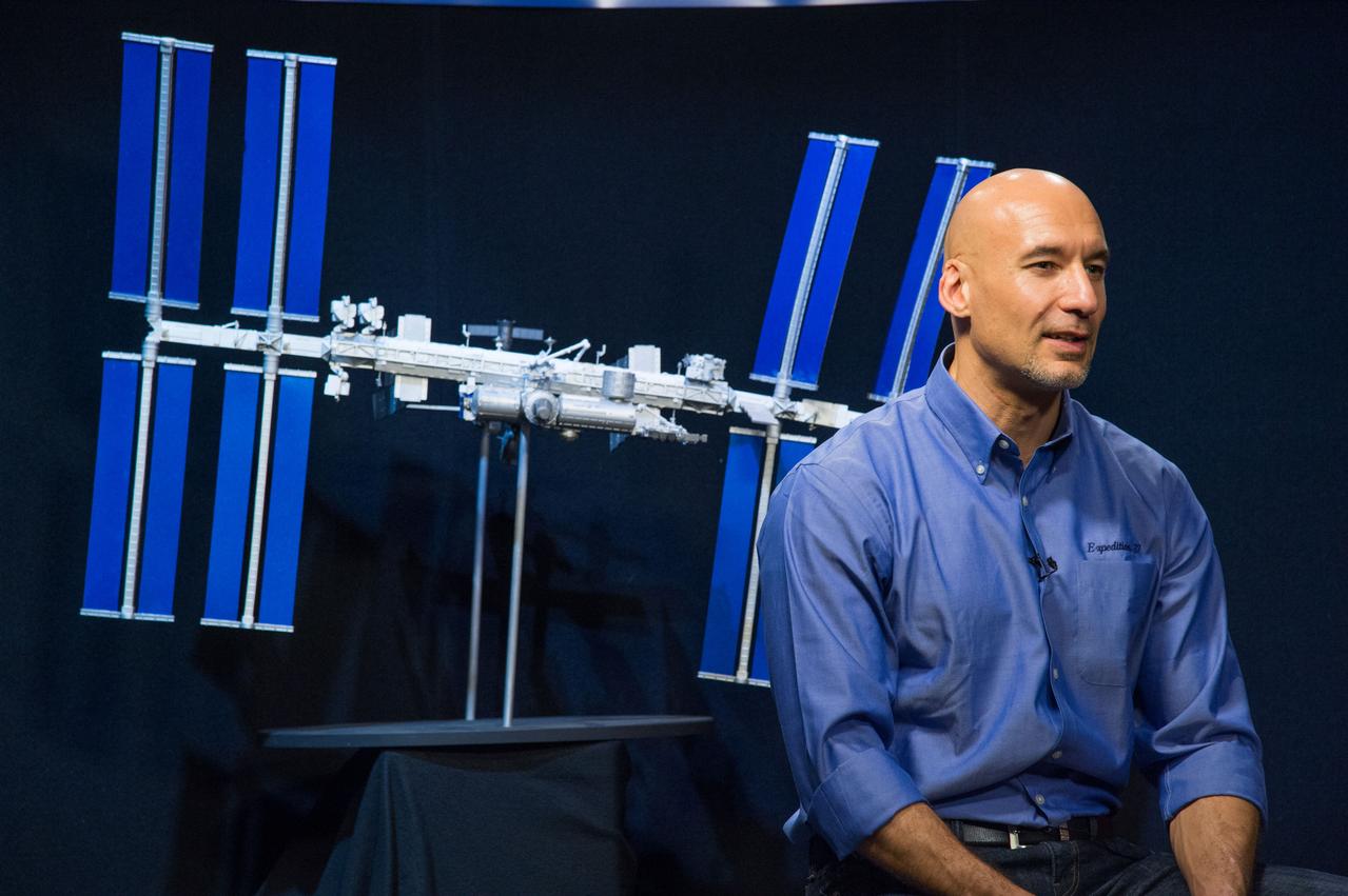 DATE: 3-19-13 LOCATION: Bldg. 2N, Press Conf. Room SUBJECT: Expedition 36/37 (Soyuz 35) Press Conference with Karen Nyberg, Luca Parmitano and Fydor Yurchikin. PHOTOGRAPHER: Lauren Harnett