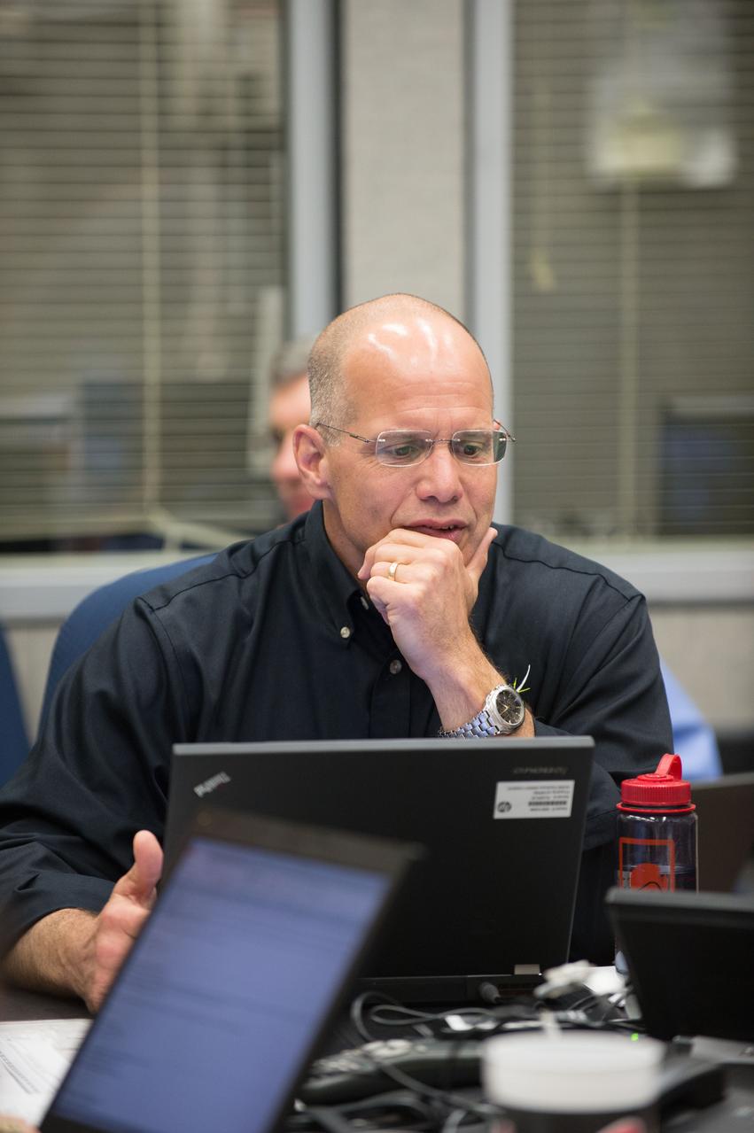 Photograph Increment 35 Lead Flight Director and Flight Control Team during JOP Meeting.  Photo Date: 17 April 2013. Location: Bldg. 30, Room 225A.  Photographer: Robert Markowitz