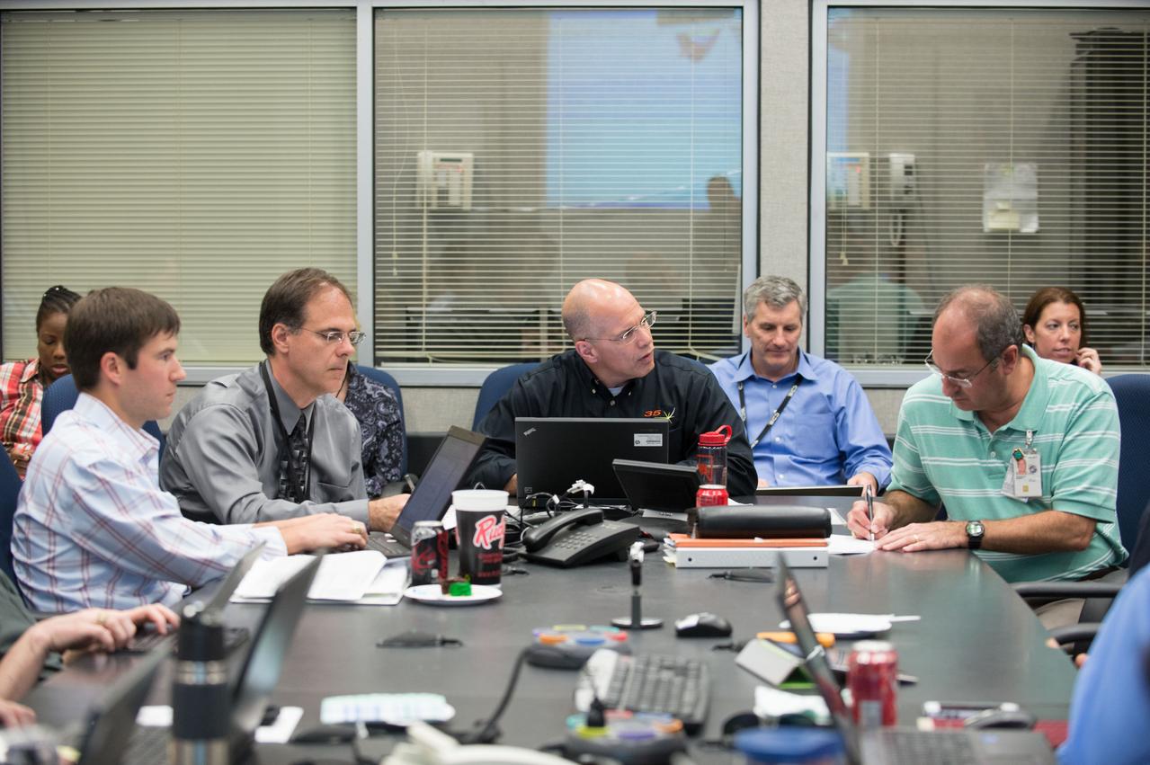 Photograph Increment 35 Lead Flight Director and Flight Control Team during JOP Meeting.  Photo Date: 17 April 2013. Location: Bldg. 30, Room 225A.  Photographer: Robert Markowitz