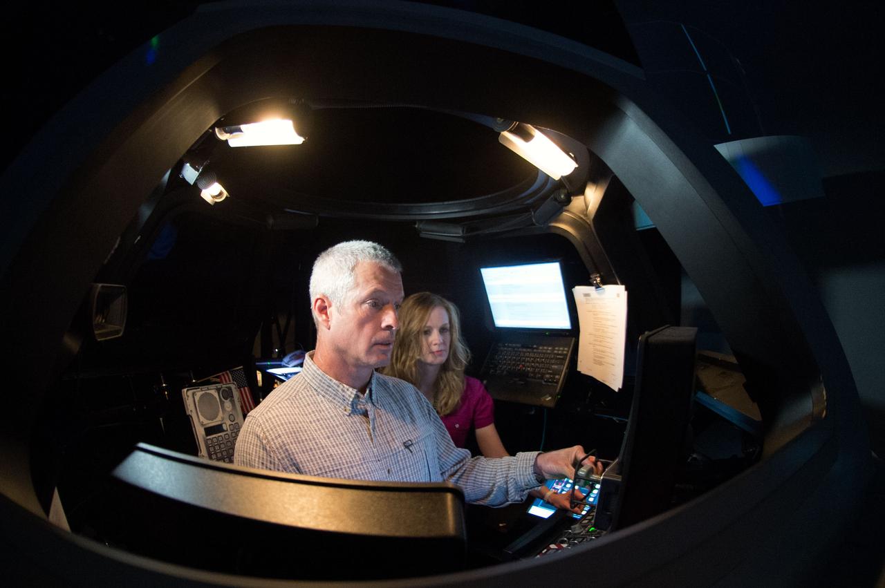 PHOTO DATE:  05-03-13 LOCATION:   Bldg. 16, Dome SUBJECT: Expedition 39/40 and Soyuz 38 crew member Steve Swanson during ROBO T&C refresher class. PHOTOGRAPHER: BILL STAFFORD
