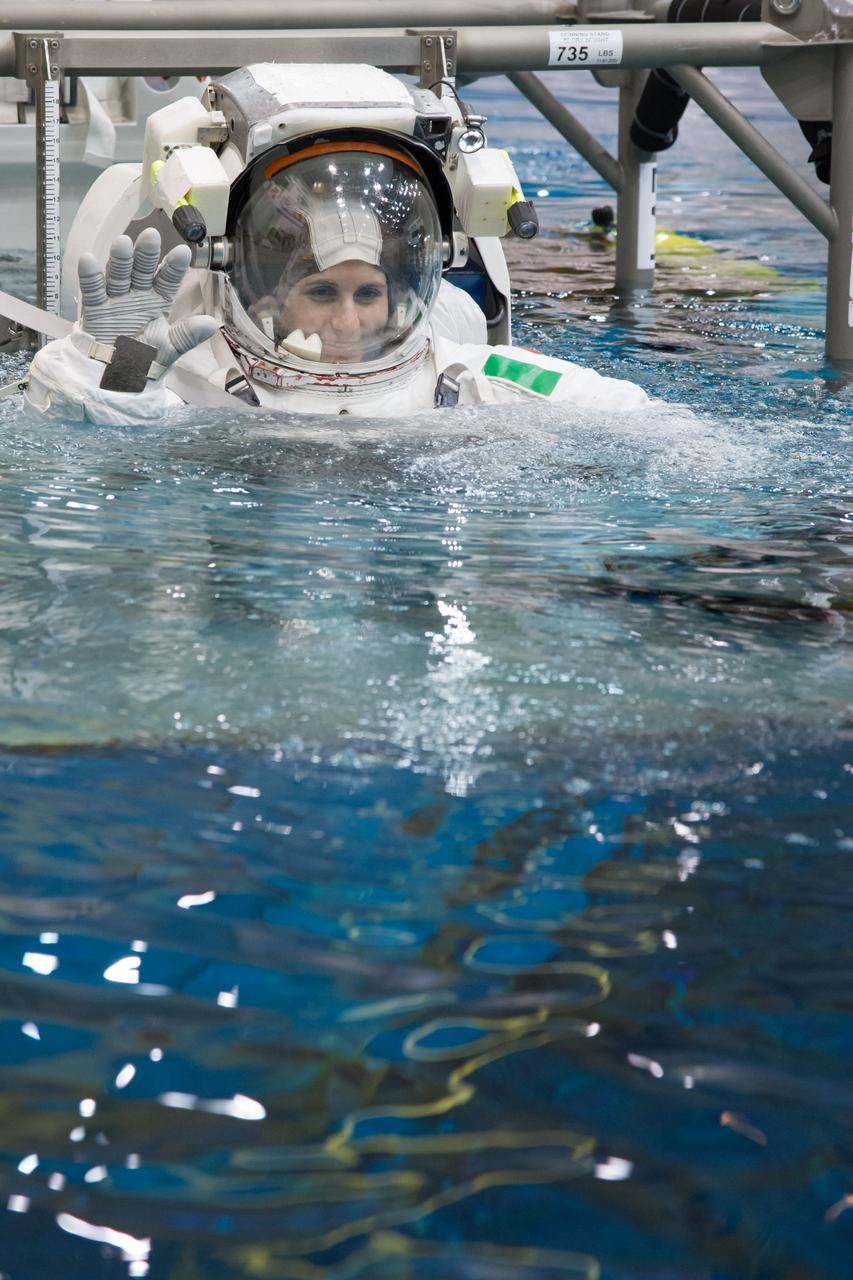 PHOTO DATE: 5-10-13 LOCATION: NBL - Pool Topside SUBJECT: NBL EVA dive with Terry Virts and Samantha Cristoforetti in support of ISS ammonia leak trouble-shooting. PHOTOGRAPHER: Lauren Harnett